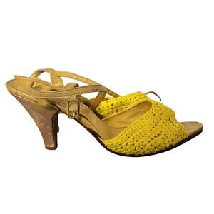 Vintage Yellow Woven Heels | 70s Slingback Sandals Made in Taiwan ROC Size 6.5
